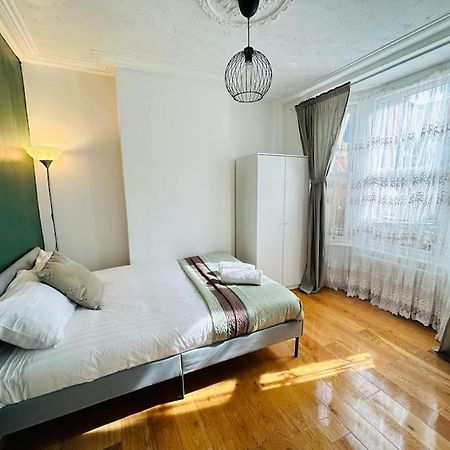 Apartamento Elegant House In Stratford Londres Exterior foto