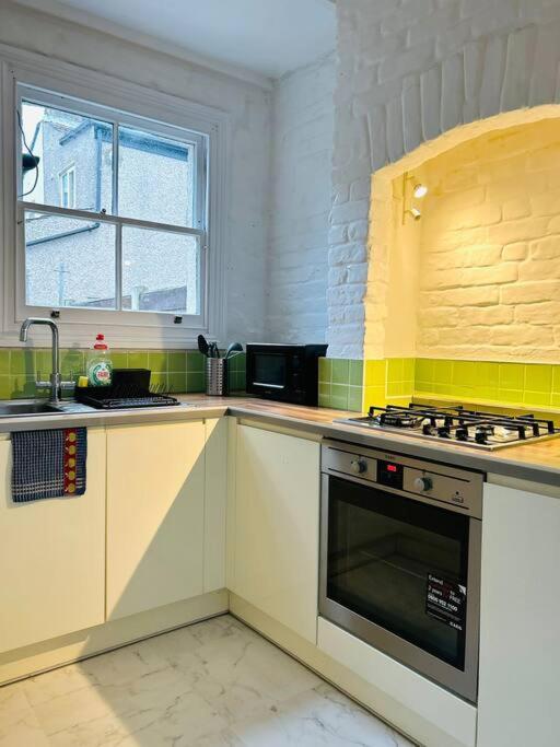 Apartamento Elegant House In Stratford Londres Exterior foto